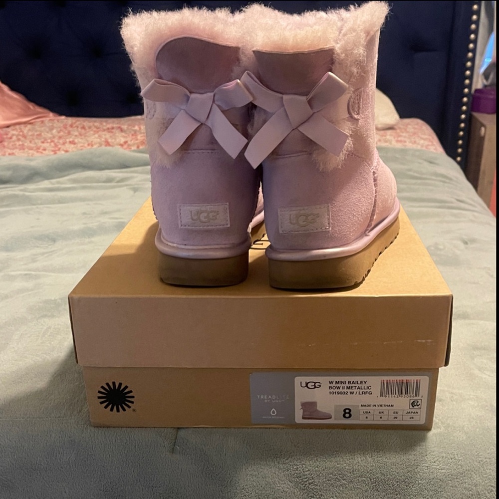 UGG Mini Bailey Bow II in Metallic Pink